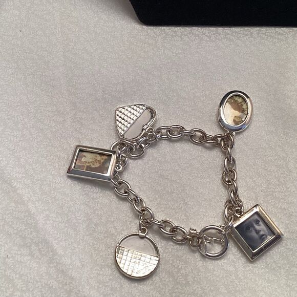 Premier Design Brand Silvertone Heavy Link Photo Frame Bracelet - Picture 2 of 6